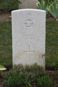 Hanover War Cemetery - Jones, Ronald Leslie