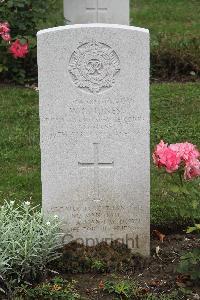 Hanover War Cemetery - Jones, William George