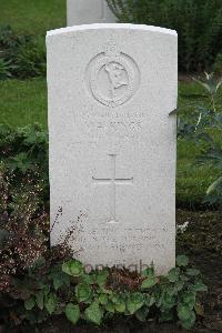 Hanover War Cemetery - Kings, Vernon Arthur