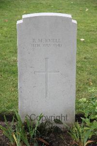 Hanover War Cemetery - Knell, R M