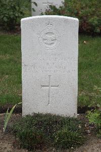 Hanover War Cemetery - Knight, William Francis Cyril