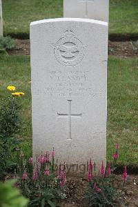 Hanover War Cemetery - Lander, Victor James