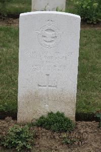 Hanover War Cemetery - Lawrence, Victor Jasper