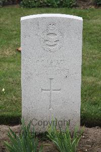 Hanover War Cemetery - Layley, Geoffrey Charles