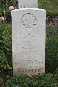 Hanover War Cemetery - Learmonth, John Noel