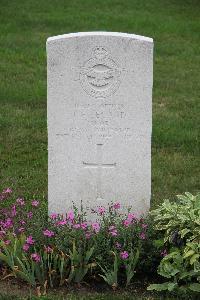 Hanover War Cemetery - Legard, Peter Eric