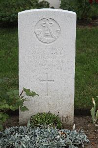 Hanover War Cemetery - Leslie, Walter Gordon Nelson