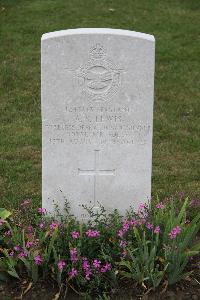 Hanover War Cemetery - Lewis, Arthur Sydney