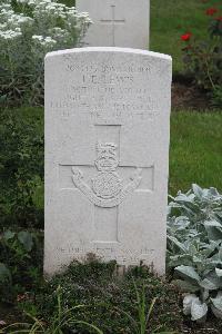 Hanover War Cemetery - Lewis, Leslie Ernest