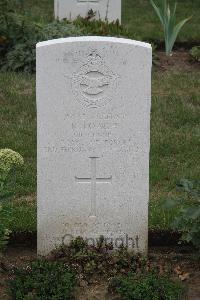 Hanover War Cemetery - Loach, Kenneth