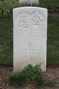 Hanover War Cemetery - Long, Thomas