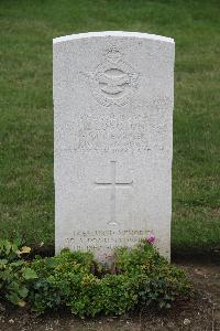 Hanover War Cemetery - Longton, Henry