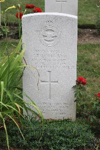 Hanover War Cemetery - Loveland, John Thomas