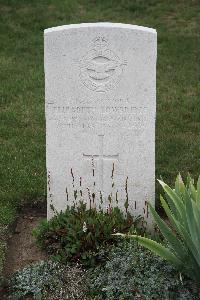 Hanover War Cemetery - Lowbridge, Elizabeth