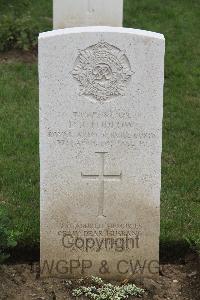 Hanover War Cemetery - Ludlow, Leslie Joseph