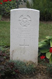 Hanover War Cemetery - Lundy, James