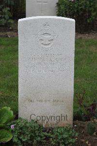 Hanover War Cemetery - MacAulay, Cecil Hill