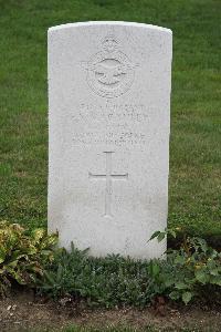 Hanover War Cemetery - MacAuley, Frederick Norman