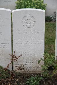 Hanover War Cemetery - MacLennan, Hugh