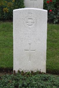 Hanover War Cemetery - Mann, Donald George