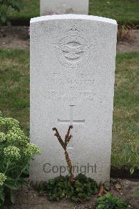 Hanover War Cemetery - Martin, Reginald George