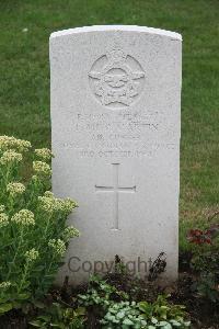 Hanover War Cemetery - Martin, Thomas McPhaile