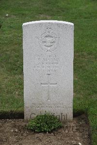 Hanover War Cemetery - Maund, Roland