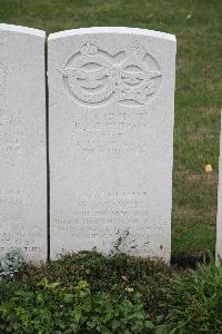 Hanover War Cemetery - Maxwell, William