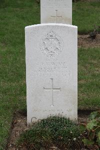 Hanover War Cemetery - May, Edward Philip