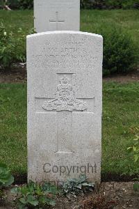 Hanover War Cemetery - McArthur, James