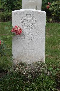 Hanover War Cemetery - McAvennie, Bernard