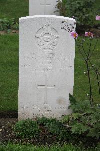 Hanover War Cemetery - McCutcheon, Elvet Baxter