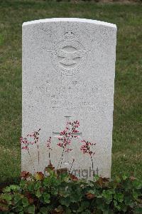 Hanover War Cemetery - McDowell, Walter Harry