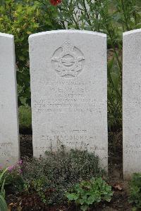 Hanover War Cemetery - McKee, William Ellis