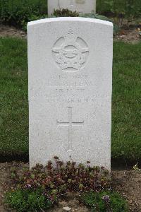 Hanover War Cemetery - McLean, George Daryll