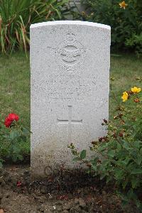 Hanover War Cemetery - McMillan, William Henry