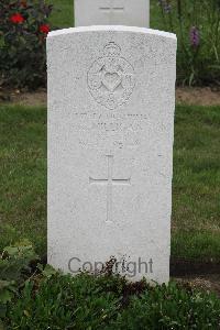 Hanover War Cemetery - Milligan, K