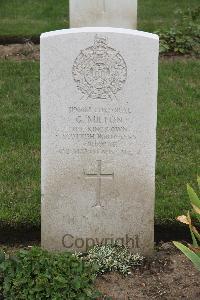 Hanover War Cemetery - Milton, George