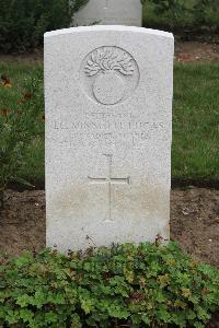 Hanover War Cemetery - Minnette-Lucas, Ian Cornish