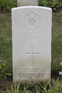 Hanover War Cemetery - Mitchell, Geoffrey