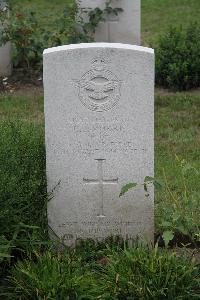 Hanover War Cemetery - Morris, Cyril Lascelles