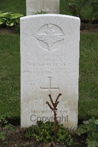 Hanover War Cemetery - Morris, John