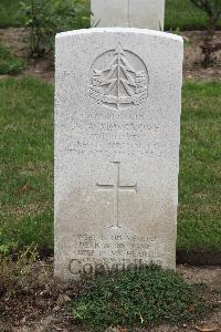 Hanover War Cemetery - Mosgrove, Kenneth Angus