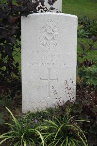 Hanover War Cemetery - Moss, Frederick Arthur