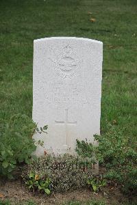 Hanover War Cemetery - Myers, James Henry