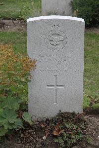 Hanover War Cemetery - Nesbitt, Eric Hugh Montgomery