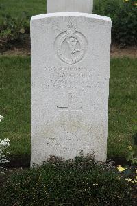 Hanover War Cemetery - Nichols, Derek John