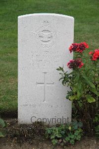 Hanover War Cemetery - Noton, Leslie Williamson