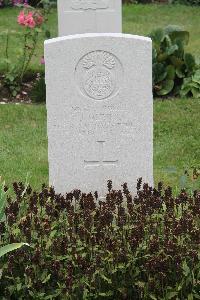 Hanover War Cemetery - Oliver, John