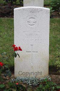 Hanover War Cemetery - Osler, Thomas